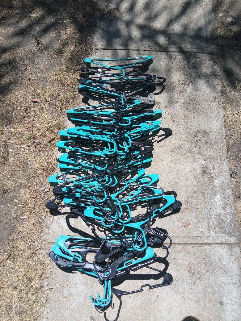 !! Large Stack Of Hangers 