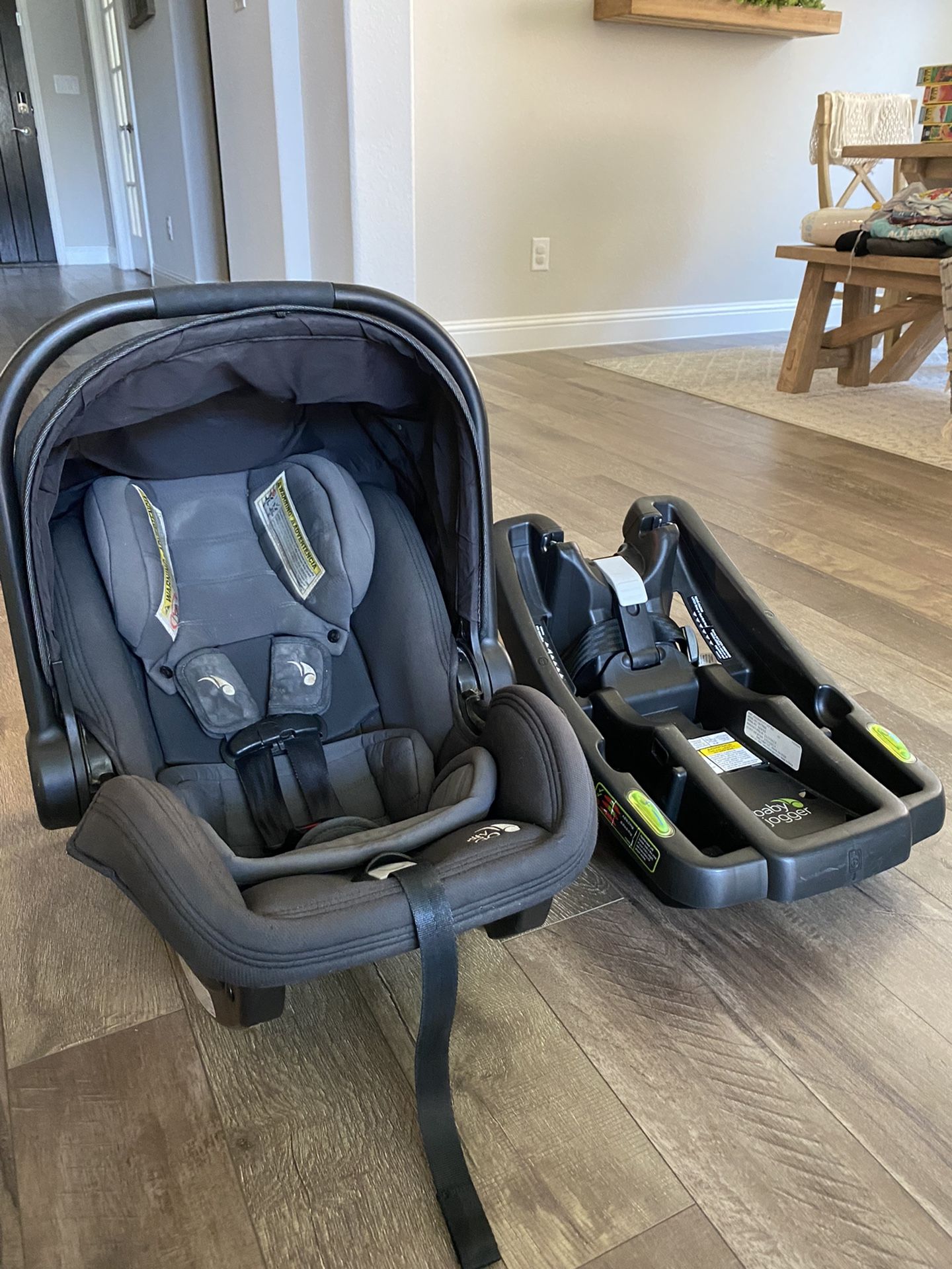 Baby Jogger City Go Baby Car Seat And Base