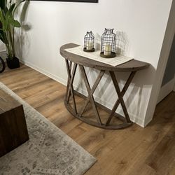 Corner Table / Sofa Table , Excellent Condition 