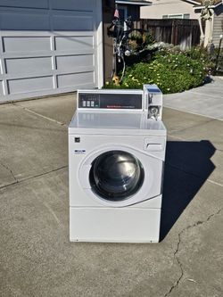 5 Year Old Speed Queen Front Load Commercial Coin Operated Washer 
