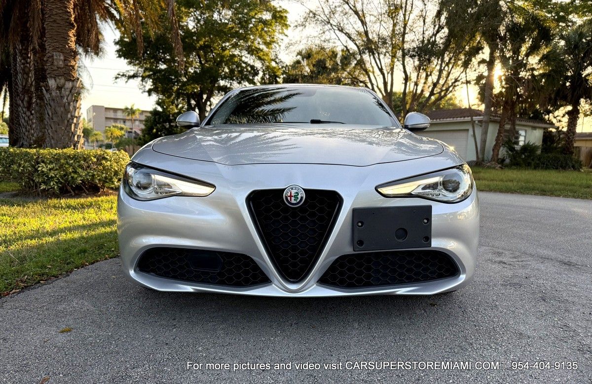 Like New 2017 Alfa Romeo Giulia AWD - Clean Title! FINANCE AVAILABLE!