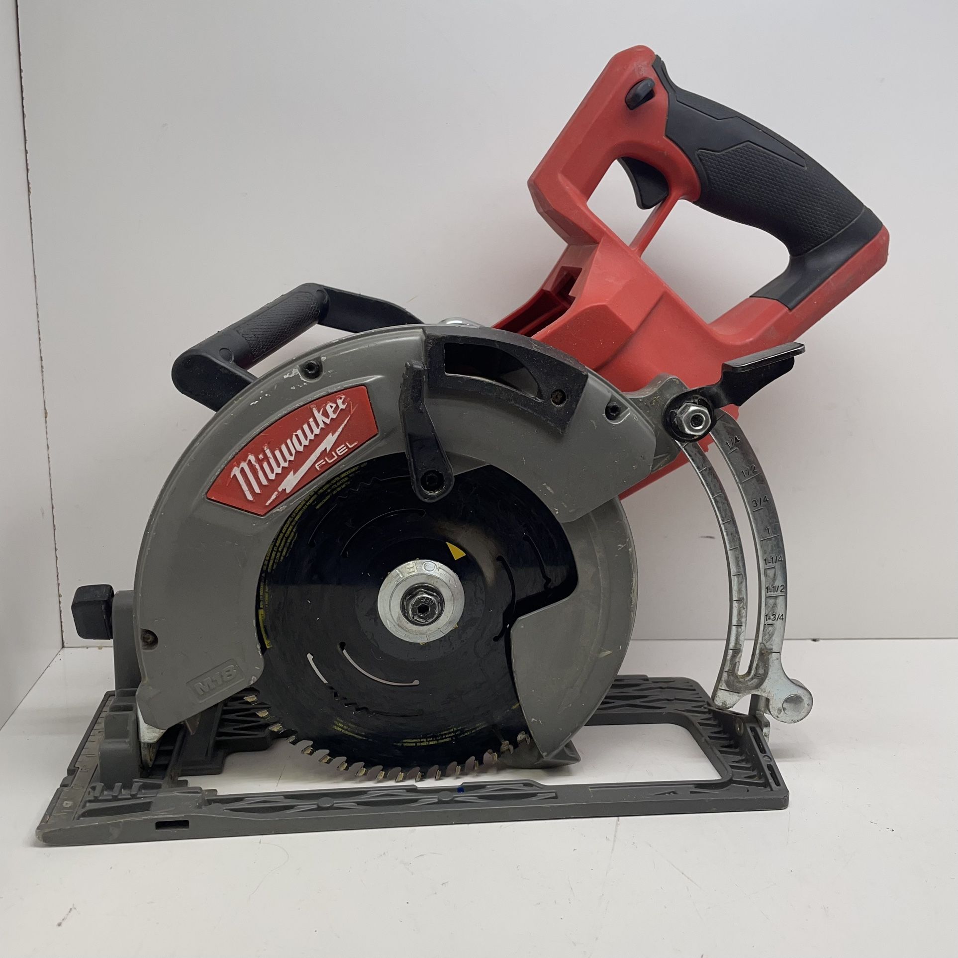 Milwaukee M18 Fuel Brushless Circular Saw 199609/14