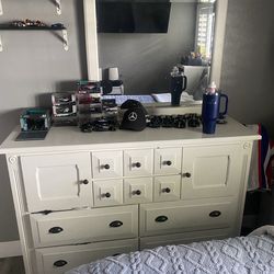 Bedroom set