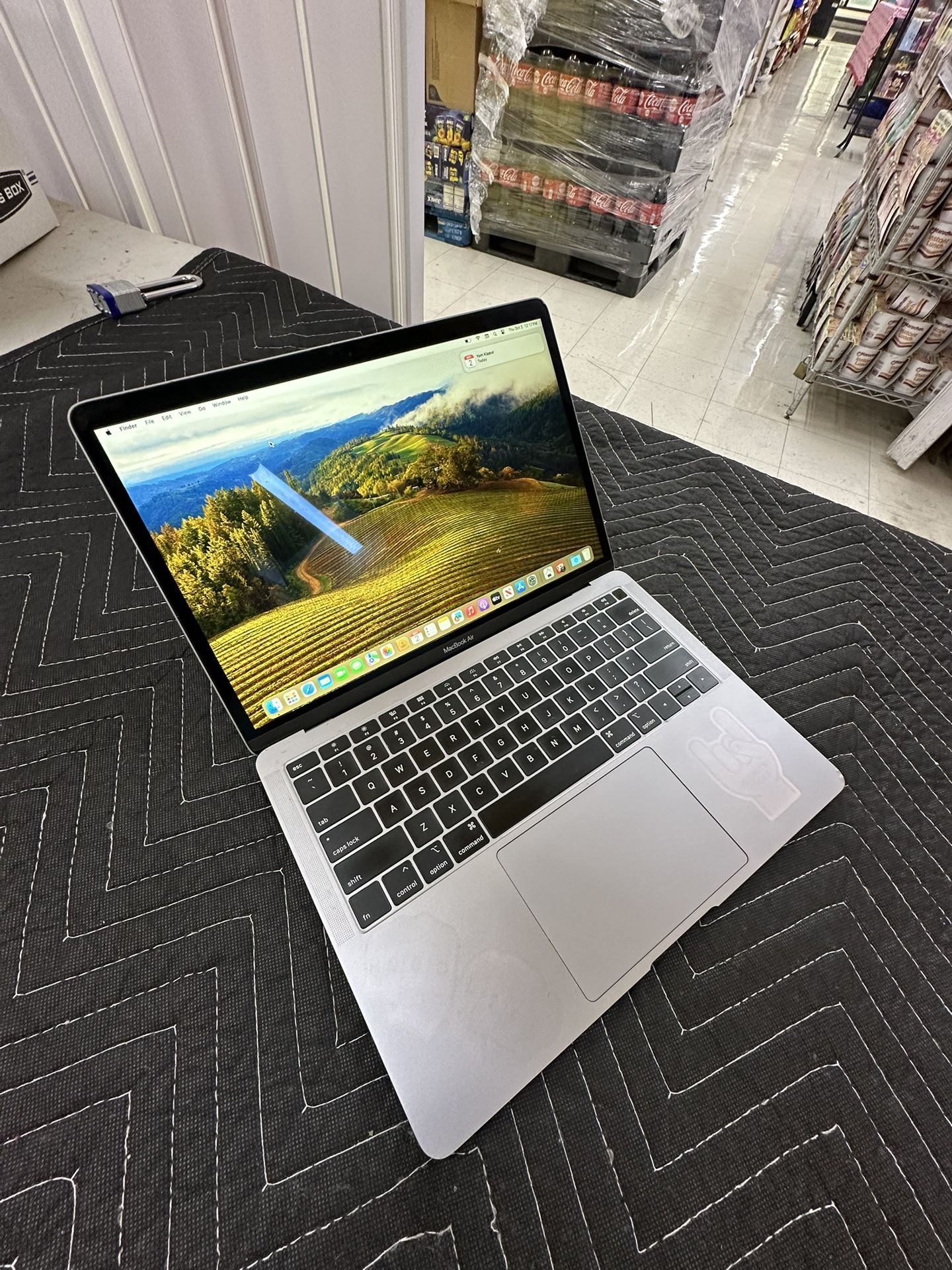 Macbook air ,retina 13” , 2018 ,Mac Os Sonoma
