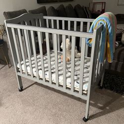Crib (with Wheels)