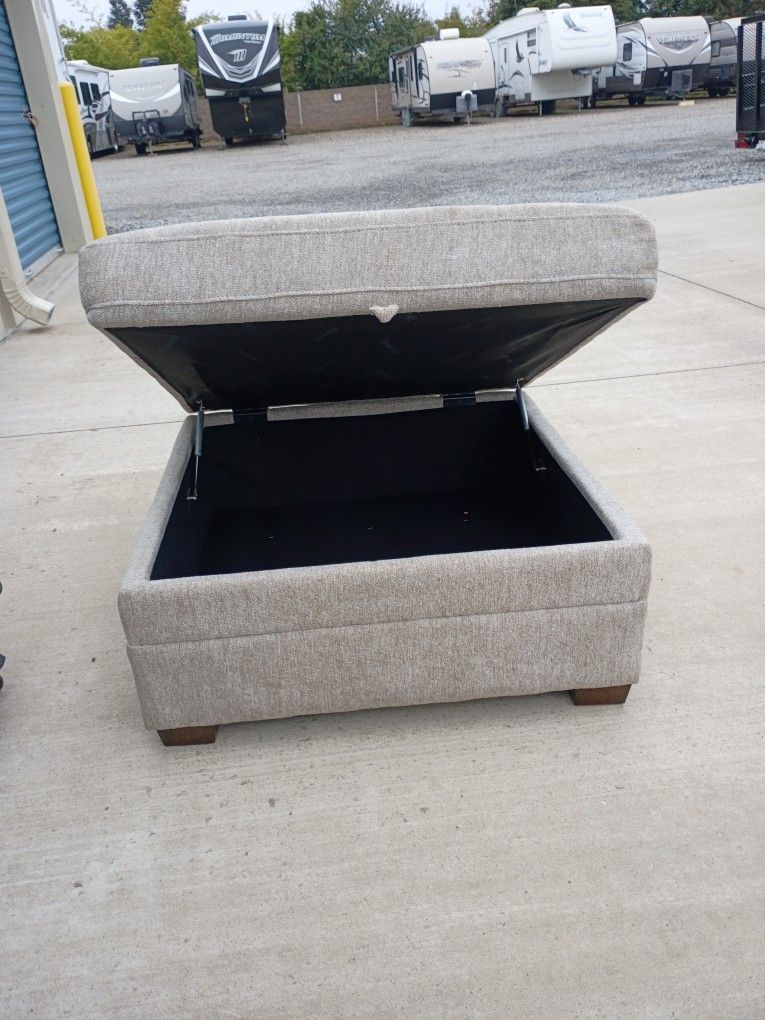 Ottoman 55-in TV Stand Shelf And Clock