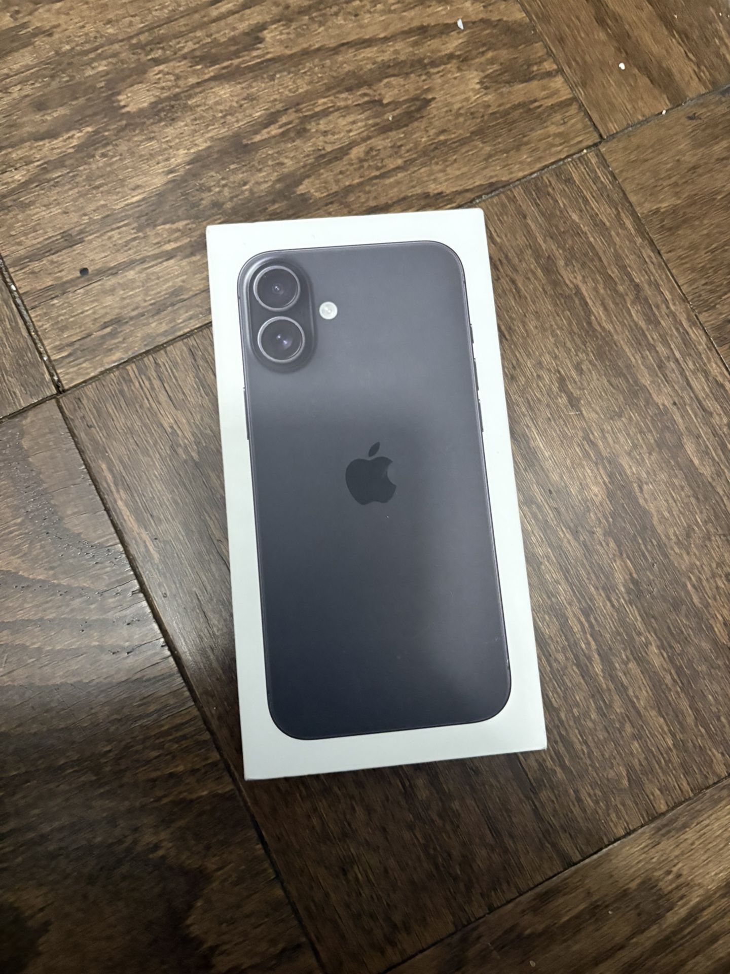 iPhone 16 Plus 