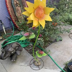 Sunflowers 🌻 Hand Made Of Metal Last Forever