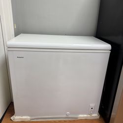 7.1 Hotpoint Freezer