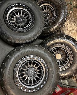Rines nuevos 17*9 para Toyota Tacoma Chevy Silverado Con llantas 315/70/17 en buenas condiciones de vida las 4