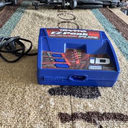 Traxxas EZ-Peak Dual 100W iD Charger – Dual Port LiPo/NiMH