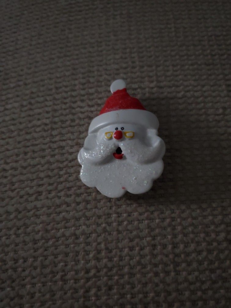 VINTAGE SANTA CLAUS PIN - NEVER WORN
