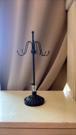 Necklace organizer