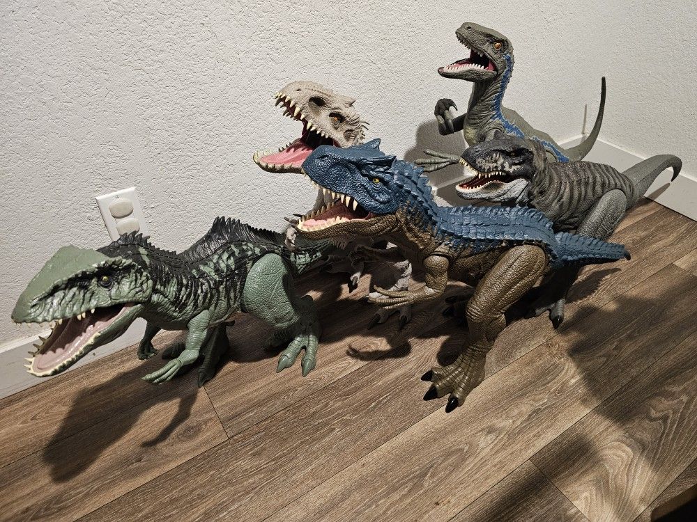 Jurassic World Super Colossal Dinosaurs