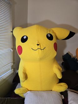 Huge POKEMON PIKACHU