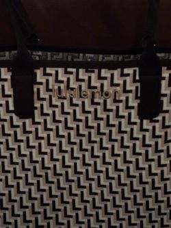 Lululemon XL Tote - like new