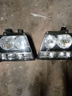 Headlights 07-14 Chevy Tahoe Suburban Avalanche