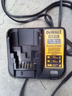DeWalt DCB107 12V/20V Max Battery Charger