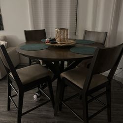 Round Dining Table Set