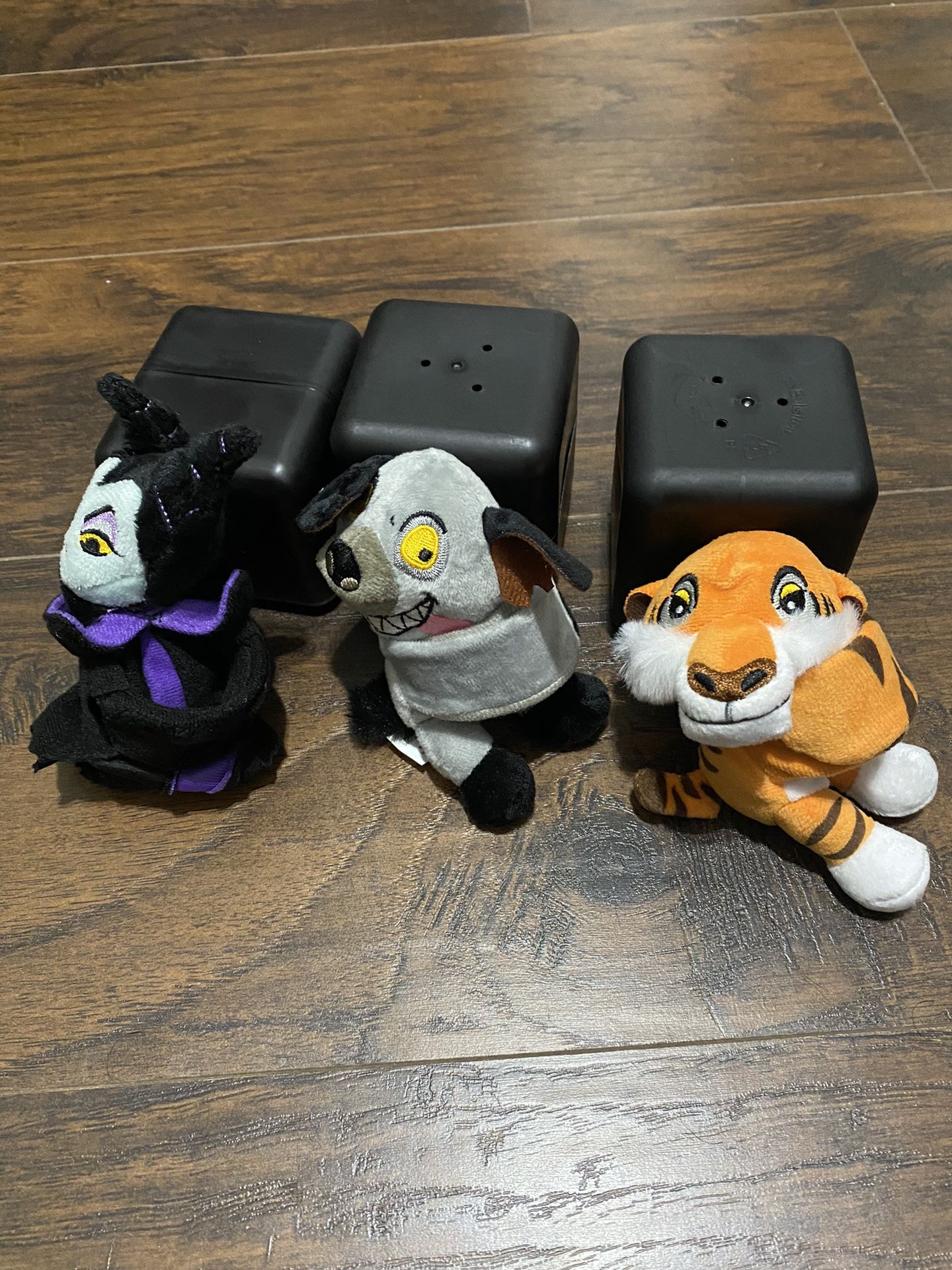 Disney Villains Creepy Cutie Cuff Lot - Maleficent, Ed And Shere Khan 3/8