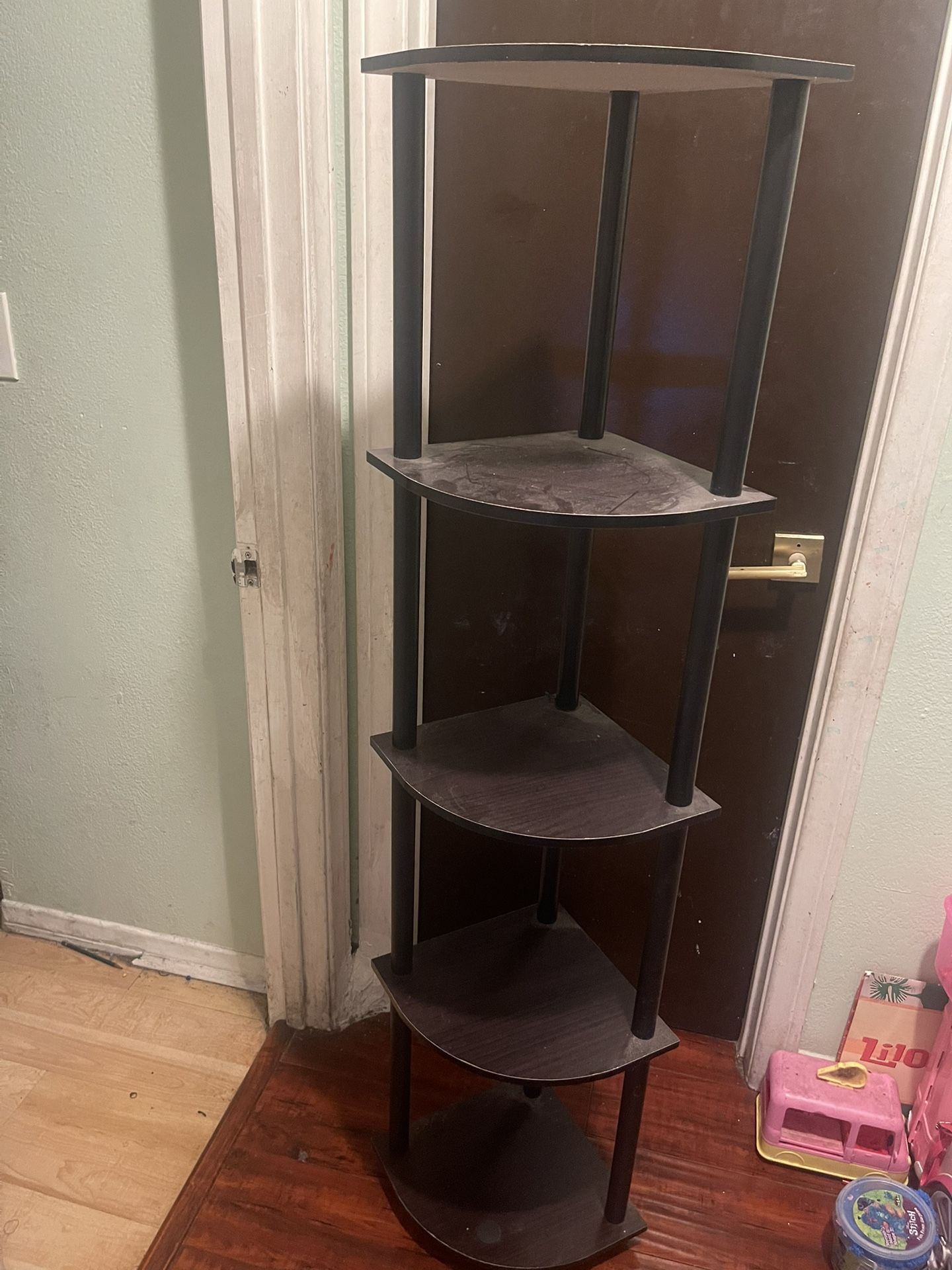 Shelf Corner