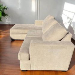 Reversible Living Spaces Sectional 🛻 Delivery Available🛻