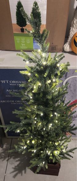 Pre-Lit Mini Christmas Tree with Wooden Crate Base