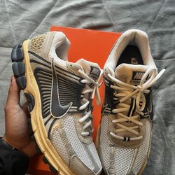 Nike Vomero Size 11