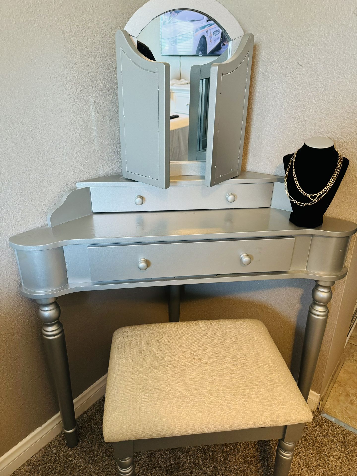 Vanity (small)