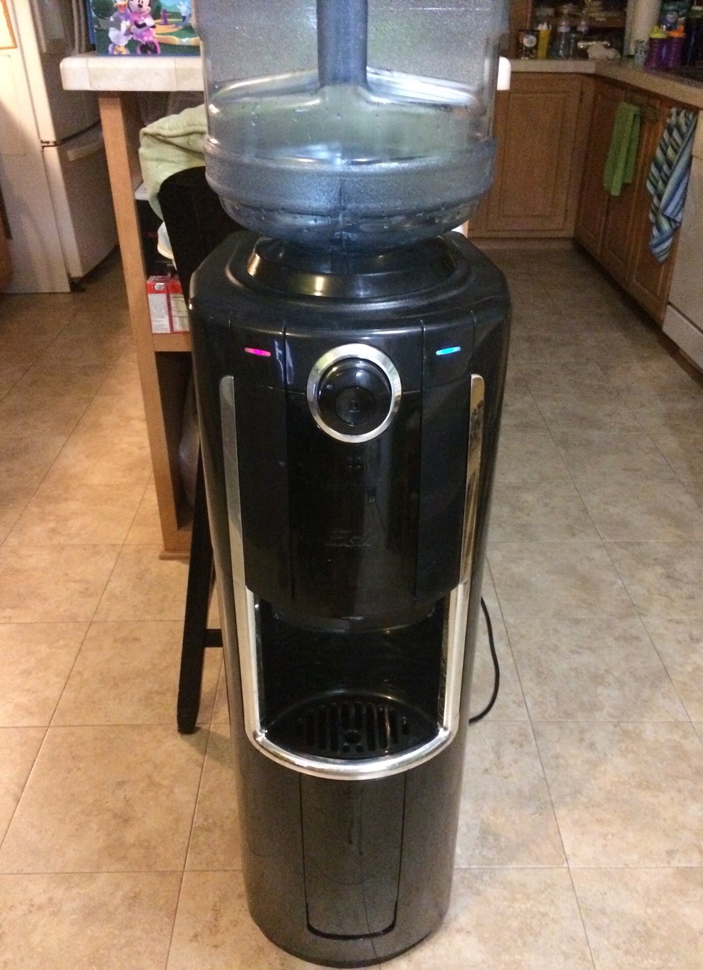 Esio Beverage system/water cooler