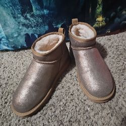 BEARPAW Shorty Gold Metallic Women’s Size 9 Fashion Winter Ankle Boots