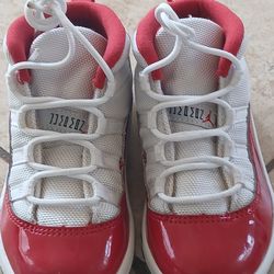 Nike Jordan 11 Retro size 9c