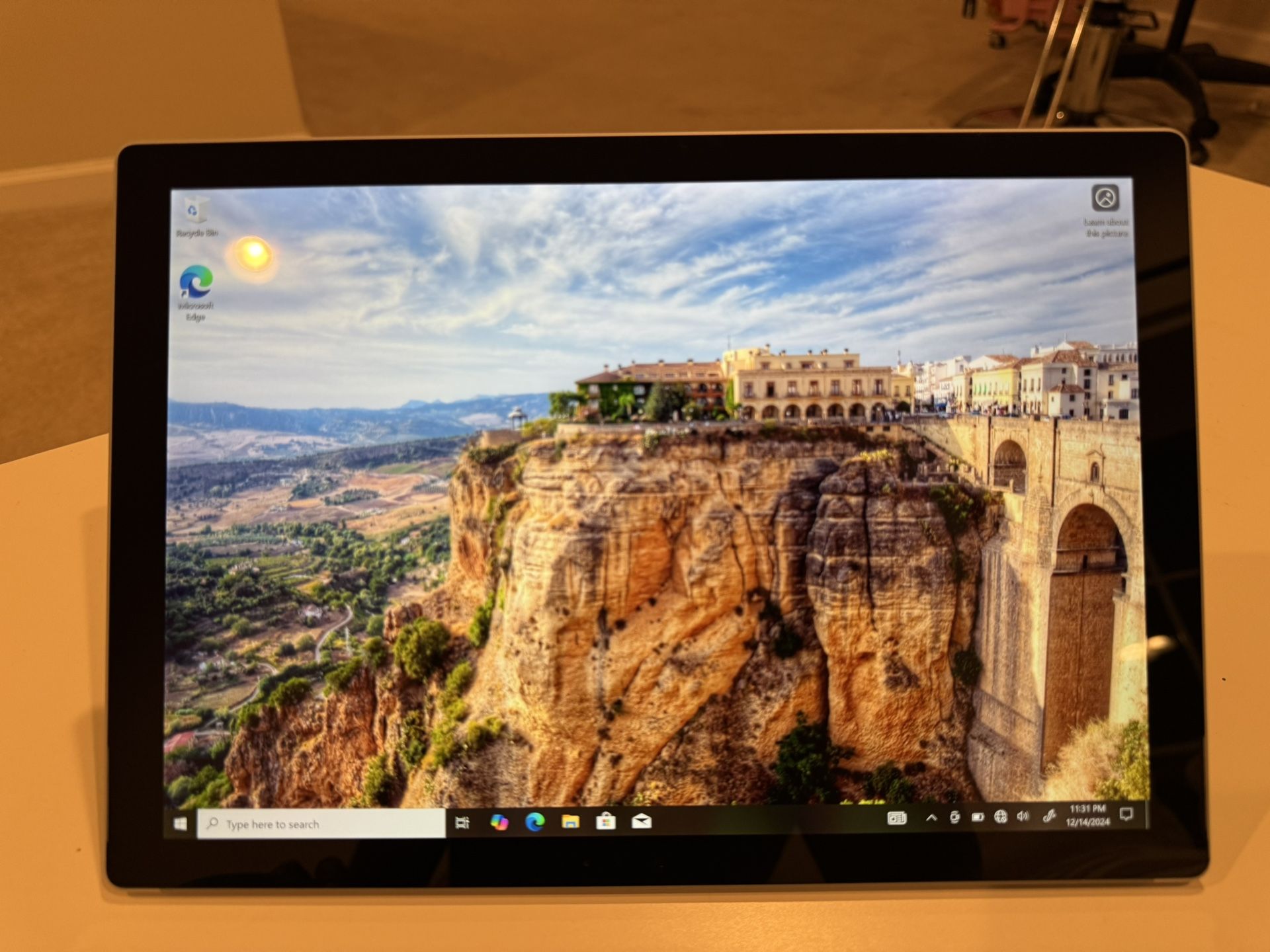 Microsoft Surface Pro 10" Core i5 1.7 GHz - SSD 128 GB - 4 GB Without keyboard