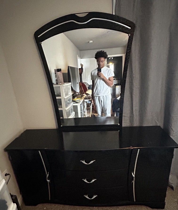 Black and Silver Bedroom Set