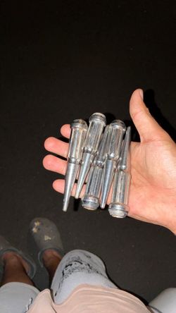 Extra Lug Nuts Set