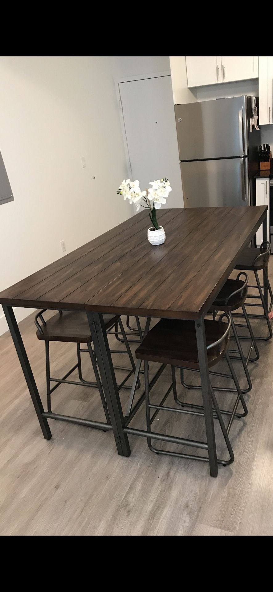 Rooms To Go Foldable Table With 3 Chairs 