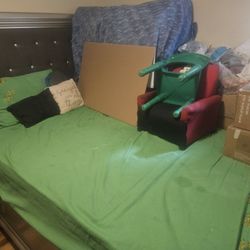 Complete Bed Room Set ( Ashley Furniture)