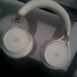 Corsair Virtuoso RGB Wireless Gaming Headphones