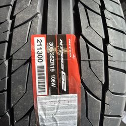 305/35/19 Nitto NT555 G2 