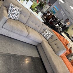 Sectional with Chaise ‼️🚨 Price Is Only Available for a Limited Time Only 🚨‼️