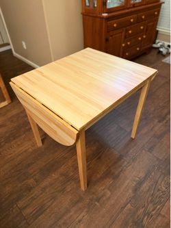 Drop leaf table