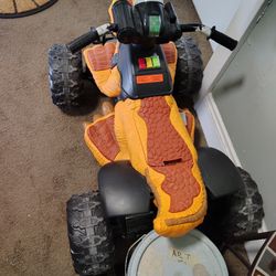 Dinosaur PowerWheels 🦖🦖 W/Charger