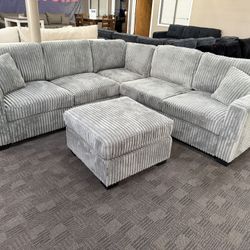 Light Gray Soft And Comfy Sectional W/ Ottoman 