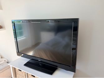 47 inch LG tv- working