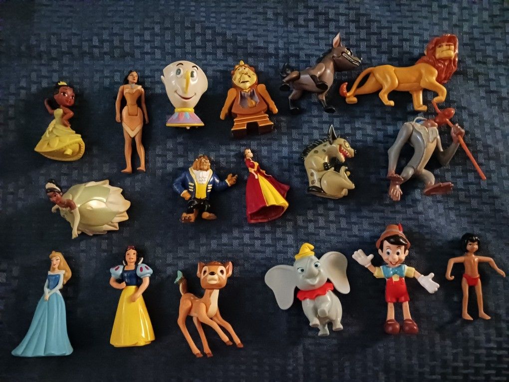 A Variety Of Disney Caractors 