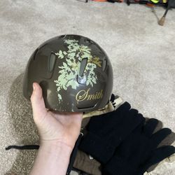 Burton Gloves And Helmet Matching Set