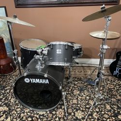 Yamaha Drum Set