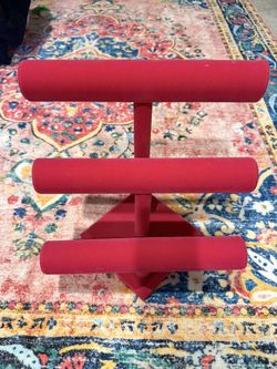 Bracelet Stand Pink