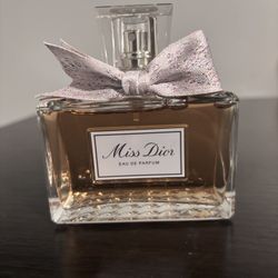 Miss Dior EAU DE PARFUM 3.4 Fl.OZ Brand New