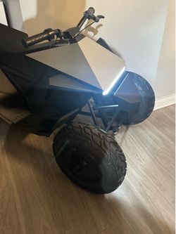 Tesla CyberQuad